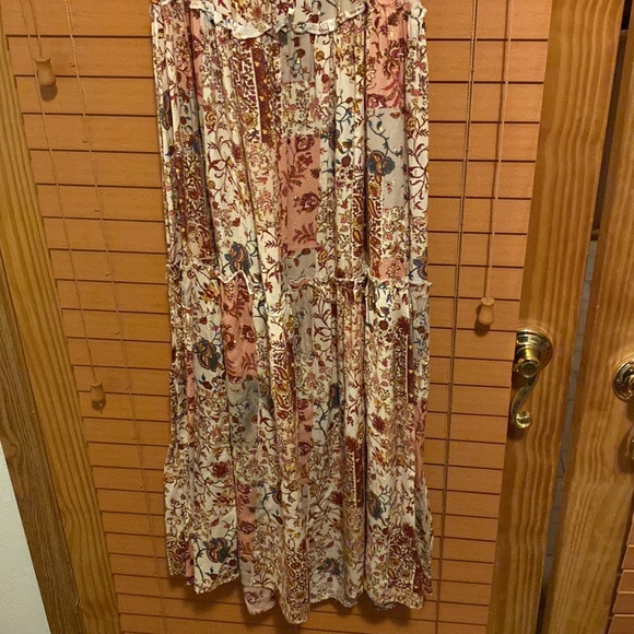 Shimmer Floral Maxi Dress - Picture 3 of 5